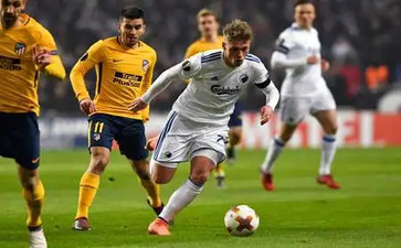 乐鱼体育学校操场塑胶跑道施工